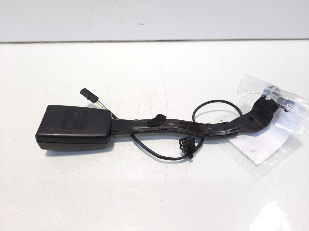 Capsa centura dreapta fata cu fir, cod 1K4857756F, Vw Golf 5 Variant (1K5) (id:546185)