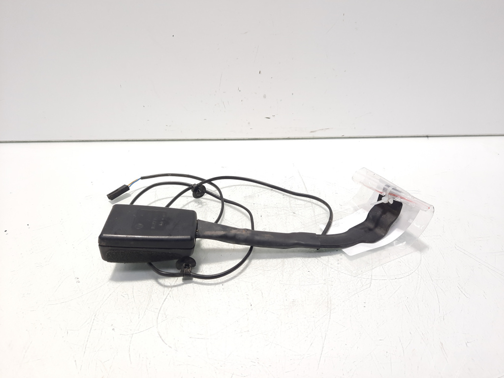 Capsa centura dreapta fata cu fir, cod 1K8857756C, VW Passat Alltrack (365) (idi:571133)