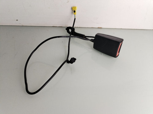 Capsa centura dreapta fata Mercedes C Class W205 A2058600169