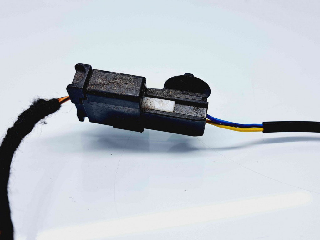 Capsa centura dreapta fata Opel Astra J [Fabr 2009-2015] 618482400