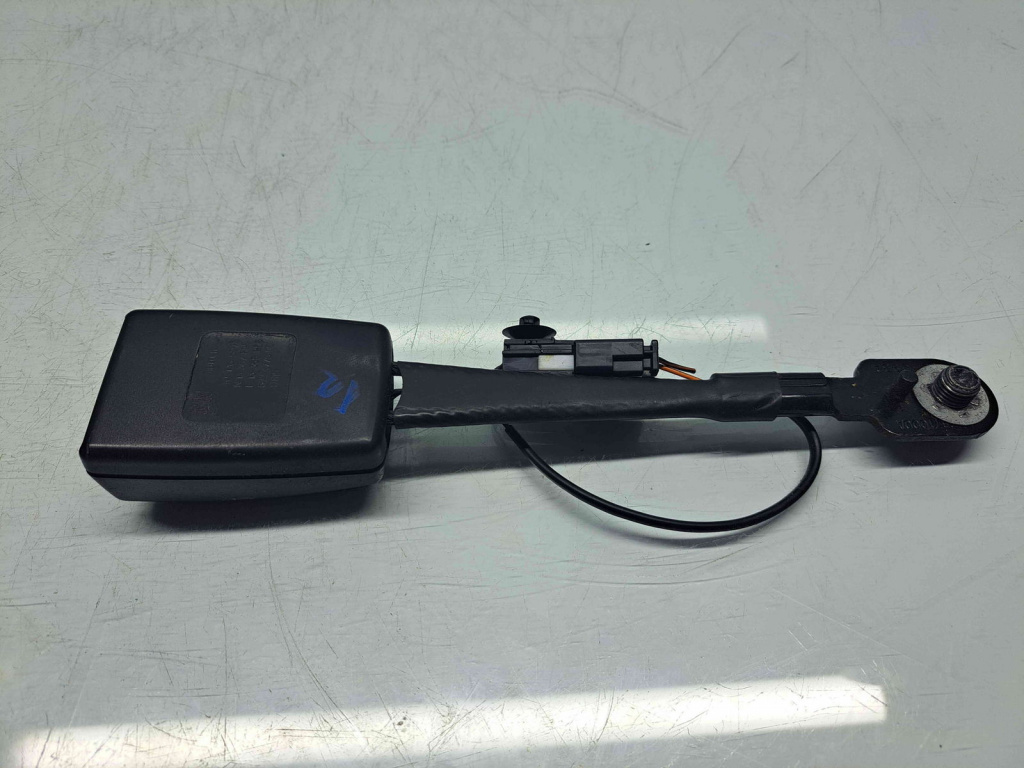 Capsa centura dreapta fata Opel Astra J [Fabr 2009-2015] 13367895