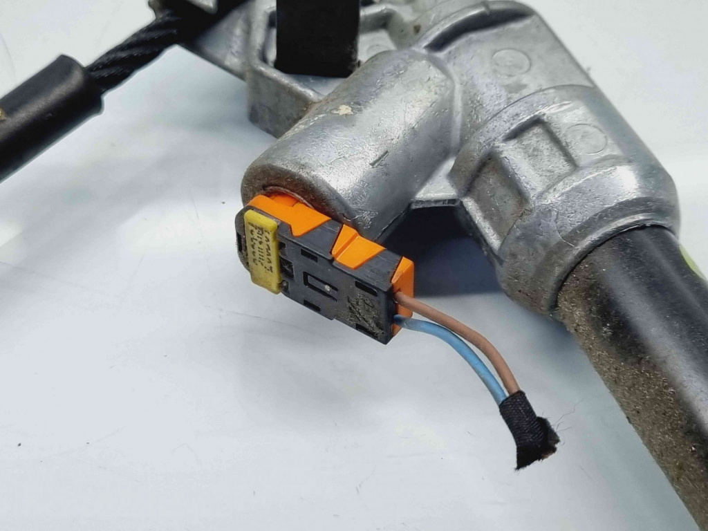 Capsa centura dreapta fata Renault Scenic 2 [Fabr 2003-2008] OEM