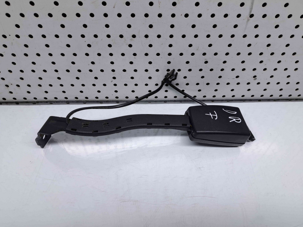 Capsa centura dreapta fata Seat Altea XL (5P5, 5P8) [Fabr 2006-2015] 5P0857756F