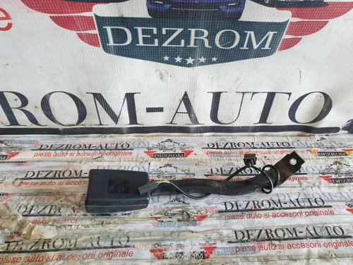 Capsa centura dreapta fata Seat Leon II cod piesa : 5P0857756H