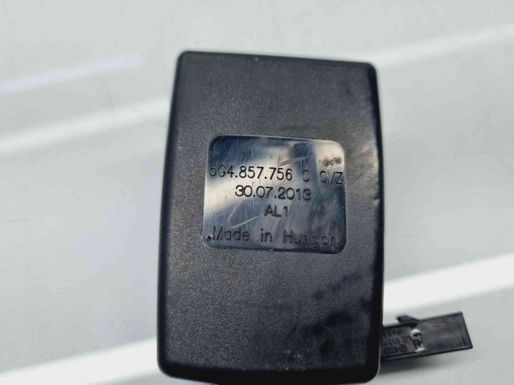 Capsa centura dreapta fata Skoda Octavia 3 (5E3) [Fabr 2012-2020] 5G4857756C