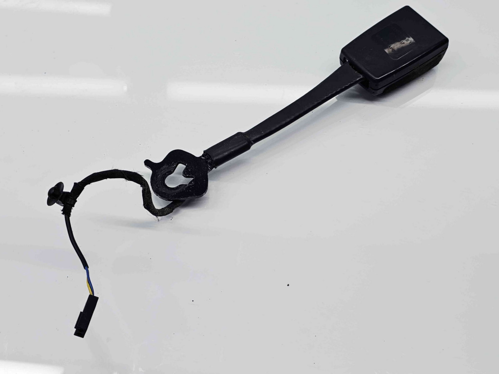Capsa centura dreapta fata Skoda Octavia 3 (5E3) Facelift [Fabr 2012-2020] 5G3857755B