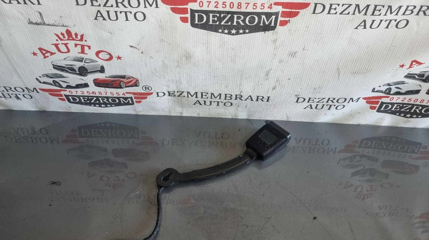 Capsa centura dreapta fata Skoda Octavia III cod piesa 5g4857756e