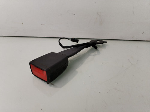 Capsa centura dreapta fata Skoda Superb 3 3V0857755A