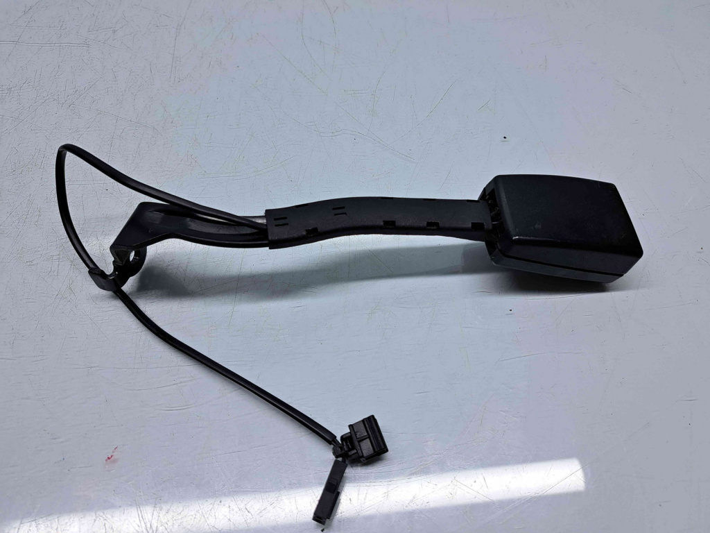 Capsa centura dreapta fata Volkswagen Touran (1T1, 1T2) [Fabr 2003-2010] Facelift 1T0857756C