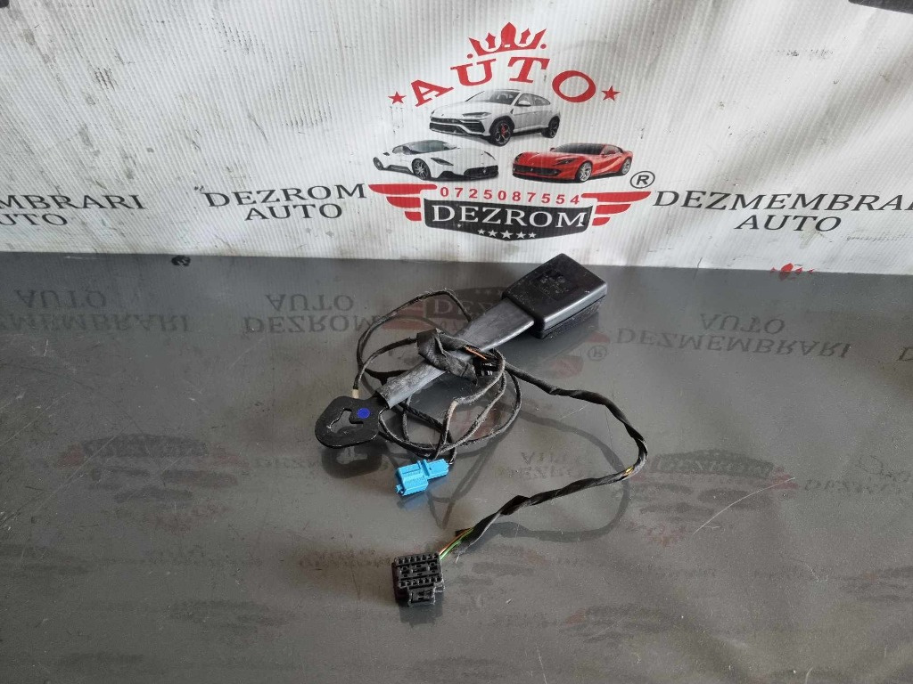 Capsa centura dreapta fata VW Jetta MK6 cod piesa 5c6857756
