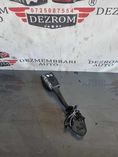 Capsa centura dreapta fata VW Touareg 7P cod piesa 7p0857755