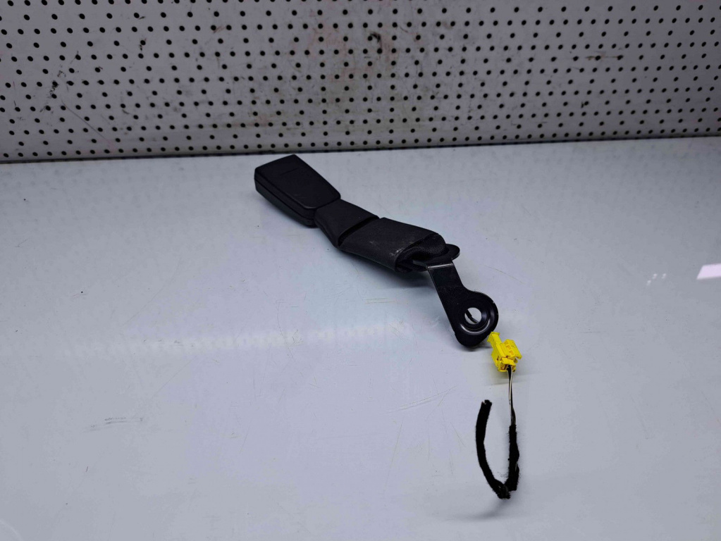 Capsa centura dreapta spate Mercedes Clasa C (W204) [Fabr 2007-2014] A2048602669