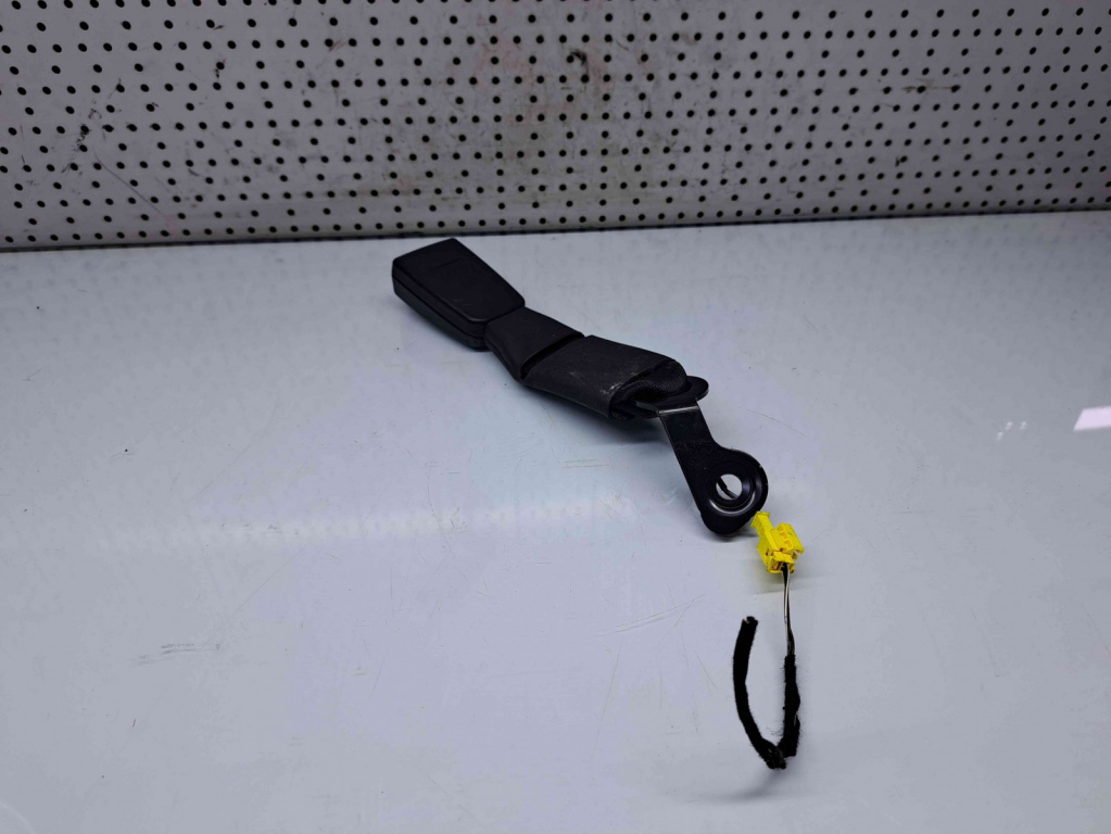 Capsa centura dreapta spate Mercedes Clasa C (W204) [Fabr 2007-2014] A2048602669