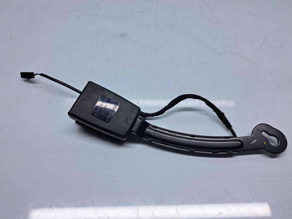 Capsa centura stanga fata Audi A3 Sportback (8VA) Hatchback [Fabr 2012-2020] 8V0857755G