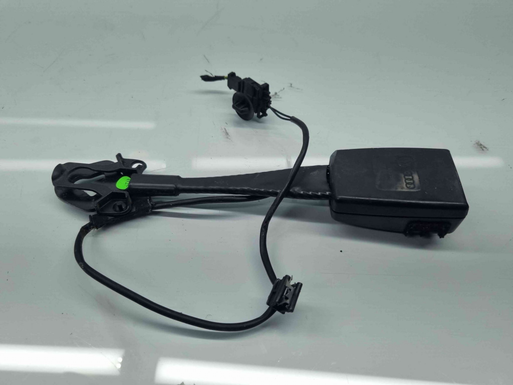 Capsa centura stanga fata Audi A4 (8K5, B8) Avant [Fabr 2008-2015] 8K0857755F