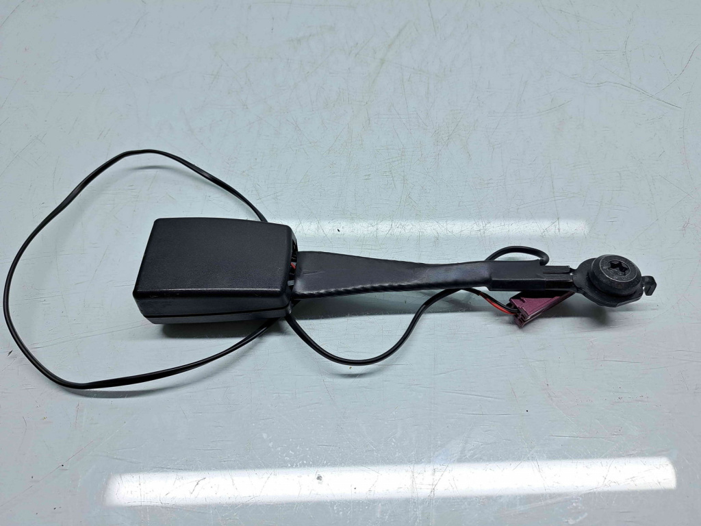 Capsa centura stanga fata Ford Fiesta 6 [Fabr 2008-2019] 8V51-B61208-AG