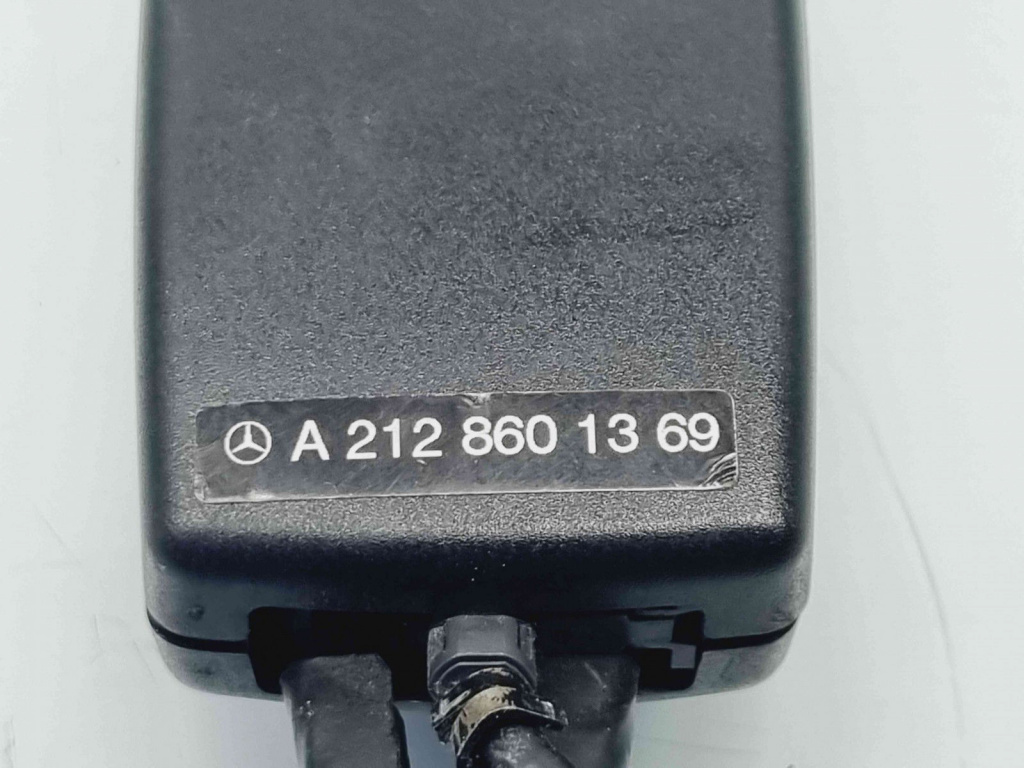 Capsa centura stanga fata Mercedes Clasa E (W212) Facelift [Fabr 2009-2016] A2128601369