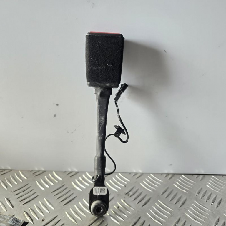 Capsa centura stanga fata Opel Astra K 2015-2019 39016993