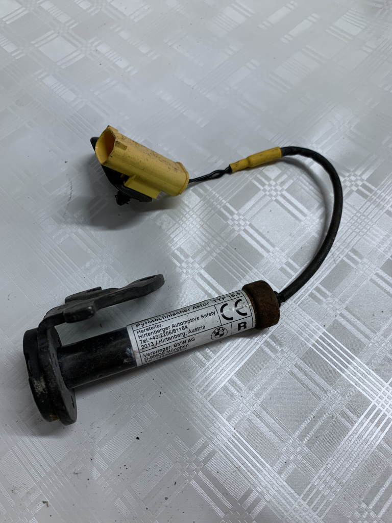 Capsa pirotehnică capota BMW Seria 3 GT F34 - Motorina 2012, 725969207