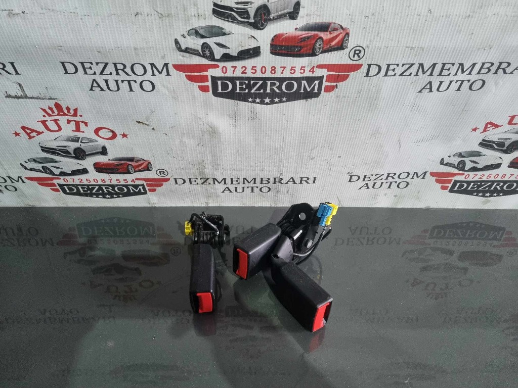 Capse centuri spate Mercedes-Benz B-Class W246 cod A1768600469 / A1768600369