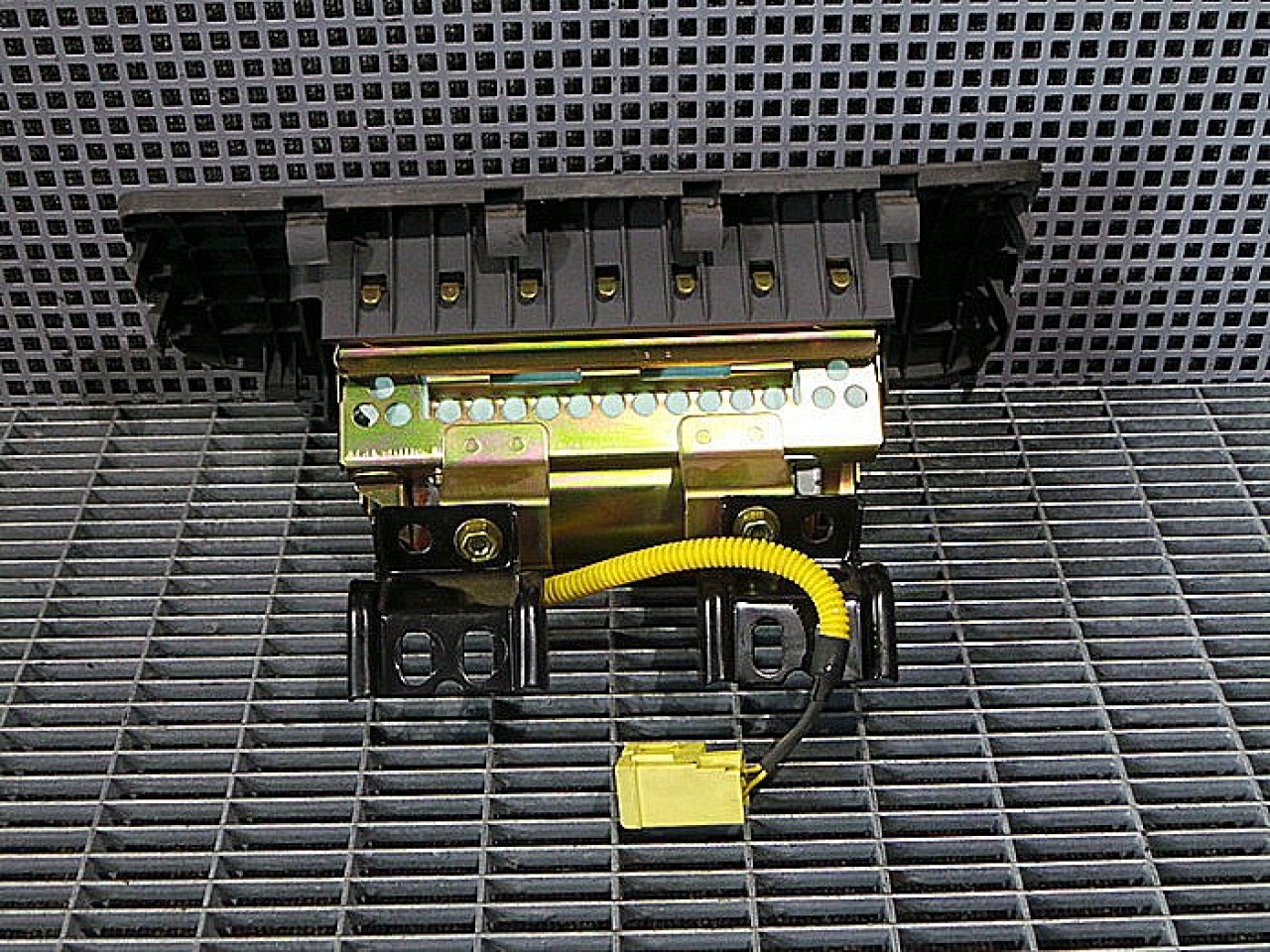 CAPSULA AER PASAGER NISSAN NAVARA - - (1997 2005)
