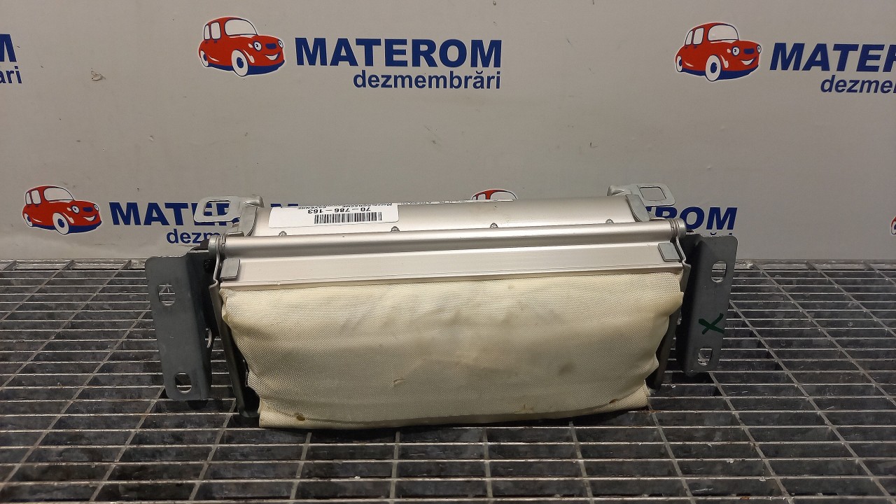 CAPSULA AER PASAGER PORSCHE CAYENNE - - 