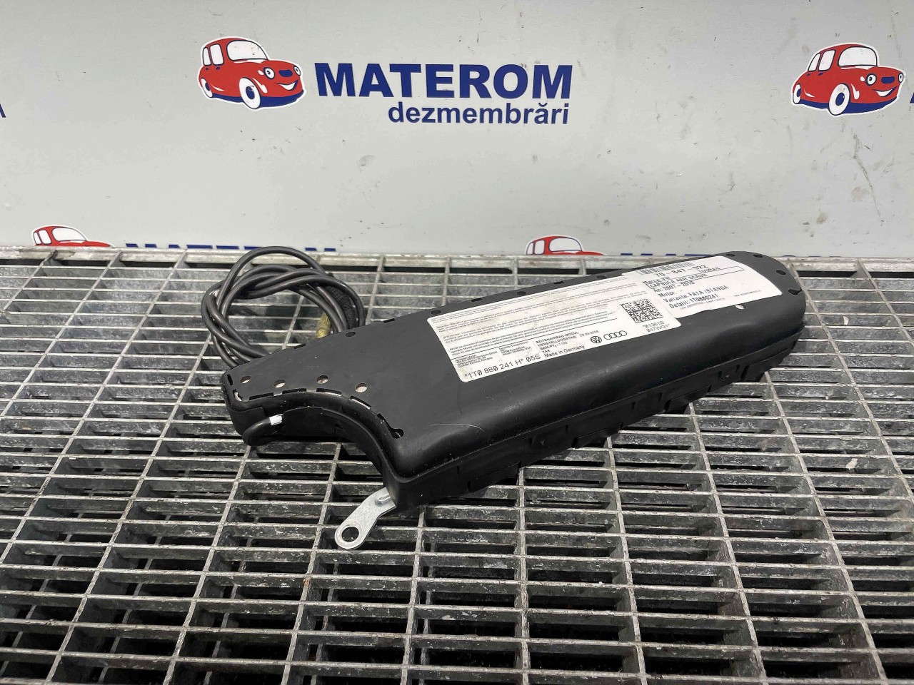 CAPSULA AER SCAUN VW TOURAN - - (2007 2010)