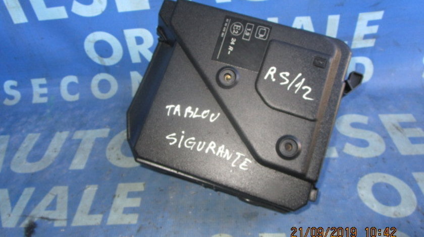 Carcasa calculator Renault Scenic; 8200356337 (tablou sigurante)
