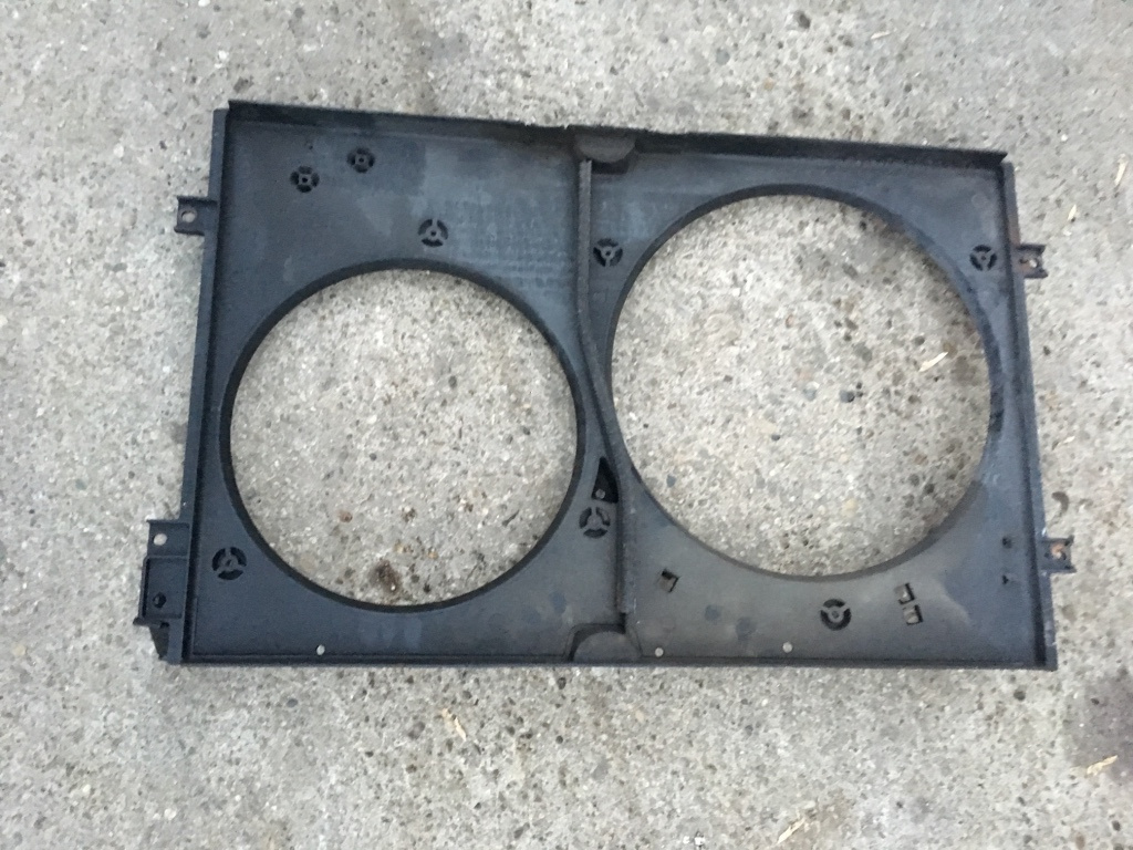 Carcasa electroventilatoare Skoda Octavia [facelift] [2000 - 2010] Combi wagon 5-usi 1.9 TDI MT (110 hp) (1U5)