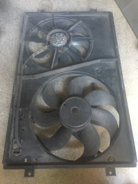 Carcasa electroventilatoare Volkswagen VW Golf 4 [1997 - 2006] Hatchback 5-usi 1.6 MT (105 hp) (1J1) 16V