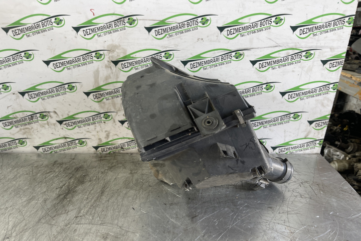 Carcasa filtru aer 058133837E / 058 133 837 E Volkswagen VW Passat B5 [1996 - 2000] wagon 1.6 MT (101 hp)