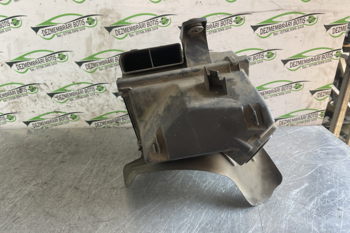 Carcasa filtru aer 058133837E / 058 133 837 E Volkswagen VW Passat B5 [1996 - 2000] wagon 1.8 Syncro MT (125 hp)