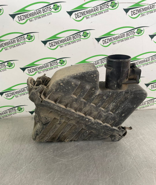 Carcasa filtru aer 17705 33050 Toyota Yaris P1 [1999 - 2003] Hatchback 5-usi 1.4 D-4D MT (75 hp)