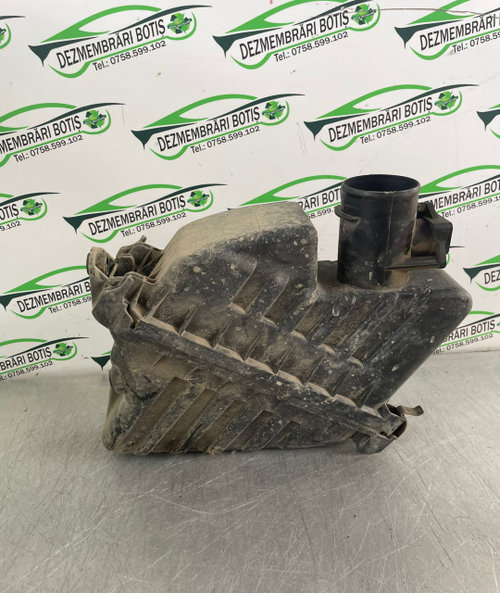 Carcasa filtru aer 17705 33050 Toyota Yaris P1 [1999 - 2003] Hatchback 5-usi 1.4 D-4D MT (75 hp)