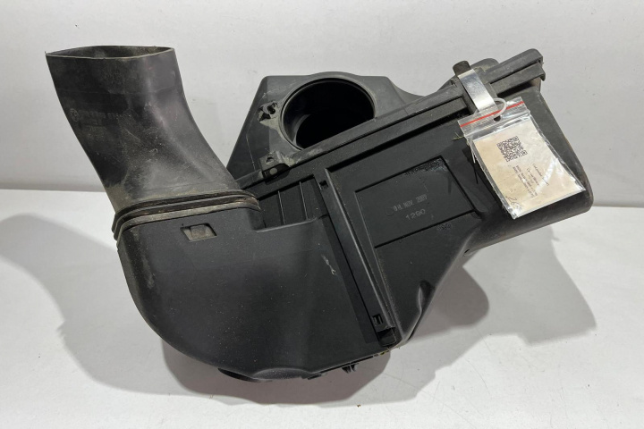 Carcasa filtru aer 2.0 D 779746005 BMW Seria 3 E90/E91/E92/E93 [2004 - 2010]