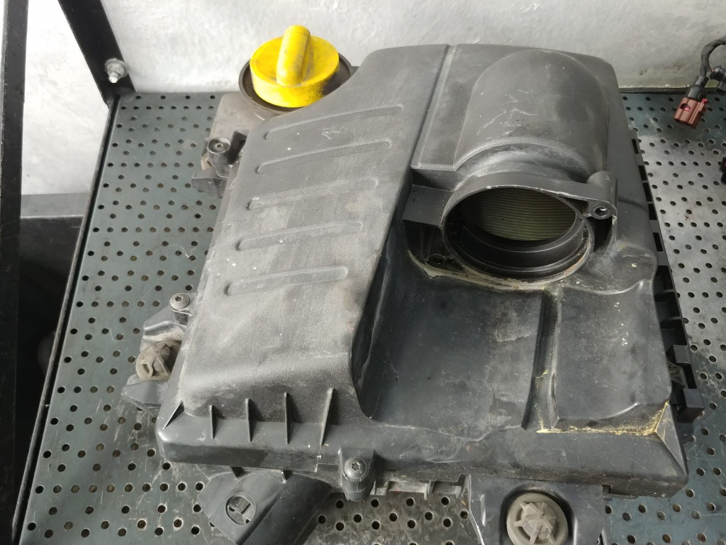 Carcasa filtru aer 2.0 dci m9r renault trafic 2 opel vivaro 8200467321b 93856612