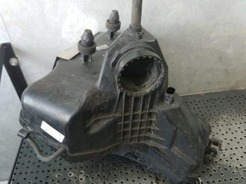 Carcasa filtru aer 2.0 tdi audi a4 b8 8k 8k0133835ad