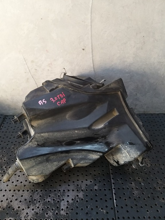 Carcasa filtru aer 3.0 tdi audi a5 8t 8k0133835b 8k0133843d