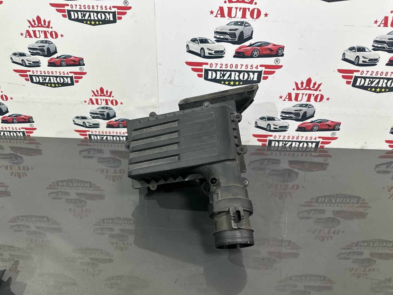 Carcasa filtru aer 5Q0129607AF VW Passat B8 Sedan (3G2 CB2) 2.0 TDI 110 cai