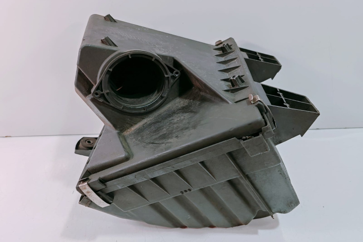 Carcasa filtru aer 8D0129607M Audi A4 B5 [facelift] [2000 - 2001]