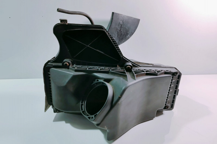 Carcasa Filtru Aer 8K0133843E Audi Q5 8R [2008 - 2012]
