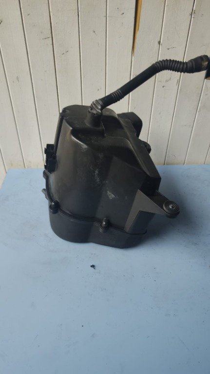 Carcasa filtru aer Audi A1 1.6 TDI Hatchback cod motor CAYB an 2014 cod 6R0129601C