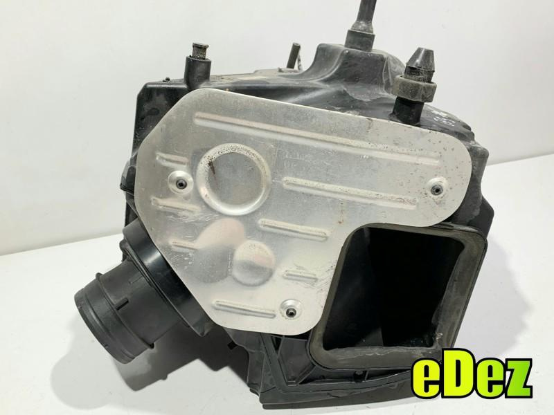 Carcasa filtru aer Audi A4 (2015-2019) [8W2, B9] 2.0 tdi DEUA 8W0133835D