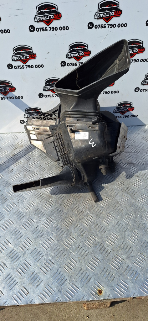Carcasa filtru aer Audi A4 facelift (2011-2015) [B8] 2.0 Motorina 2012, 8K0133837BF / 8K0133843E