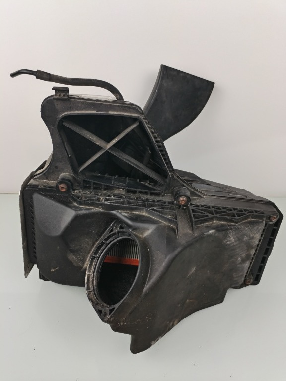 Carcasa filtru aer Audi A5 2.0TDI 8K0133835AD