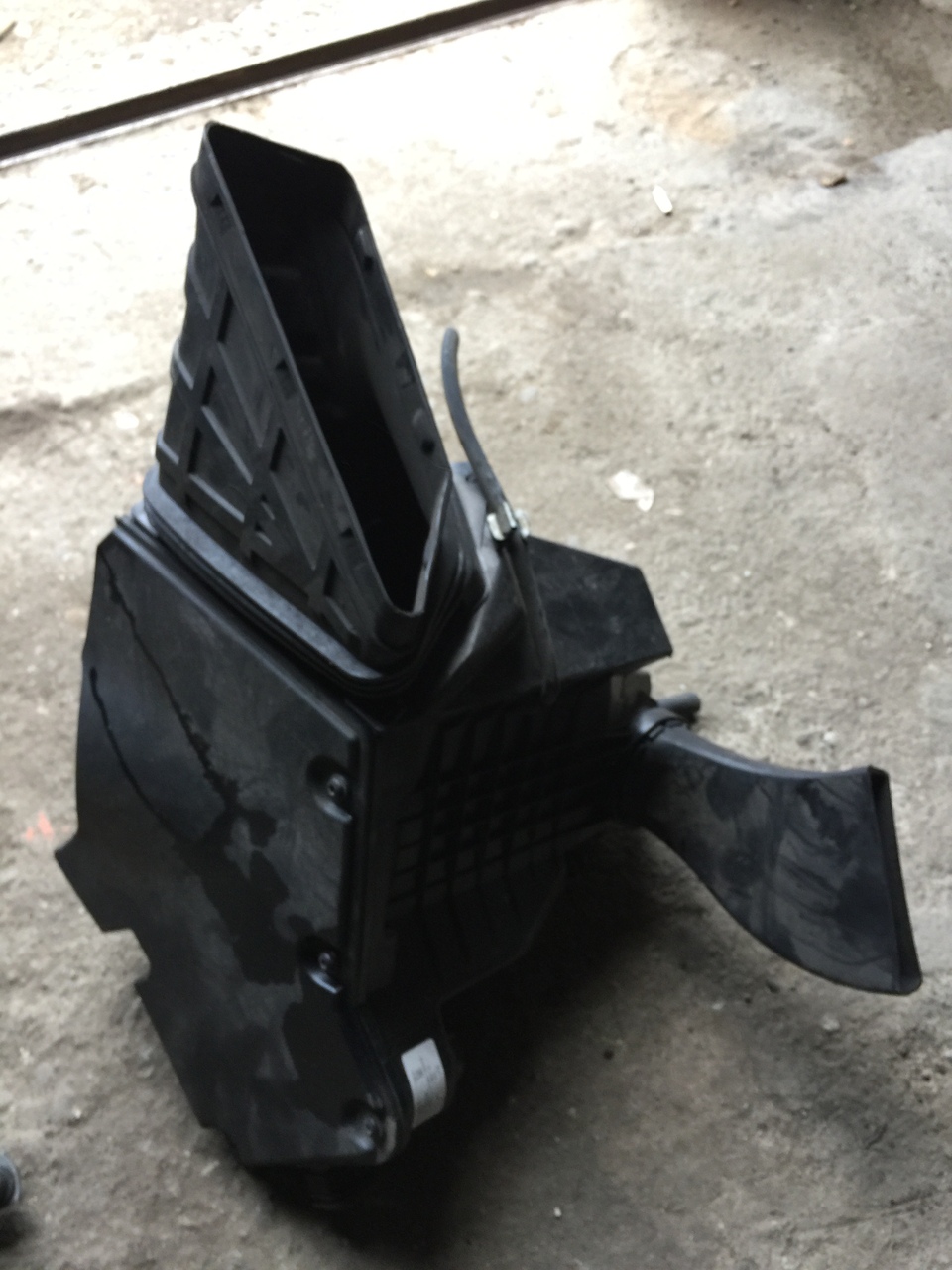 Carcasa filtru aer AUDI A5 8T 3.0 TDI 2009 2010 2011