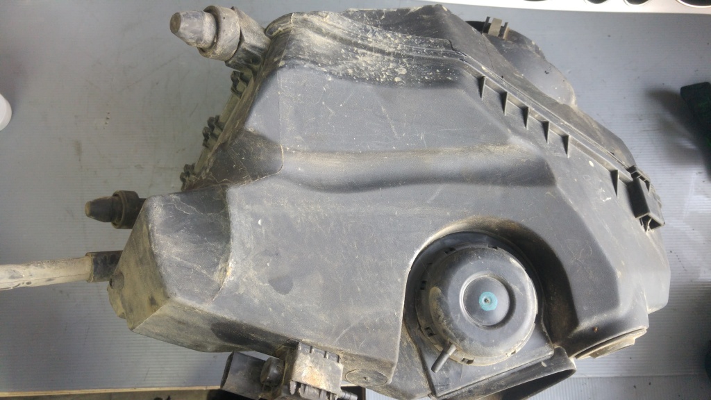 Carcasa filtru aer audi a6 4f c6 2.7 tdi bpp 2006 059133843b