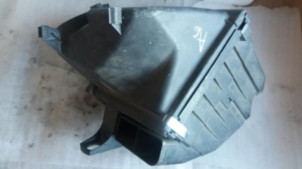 Carcasa filtru aer audi a6 c5 2.5 tdi 1997-2005 4b0133837f