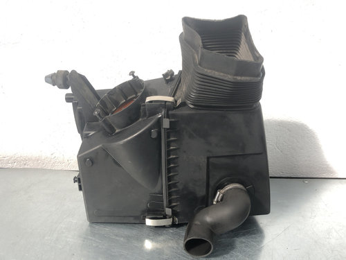 Carcasa filtru aer Audi A6 C6 Sedan 2.0 TDI BRE Multitronic, 140cp sedan 2008 (4F0133835J)