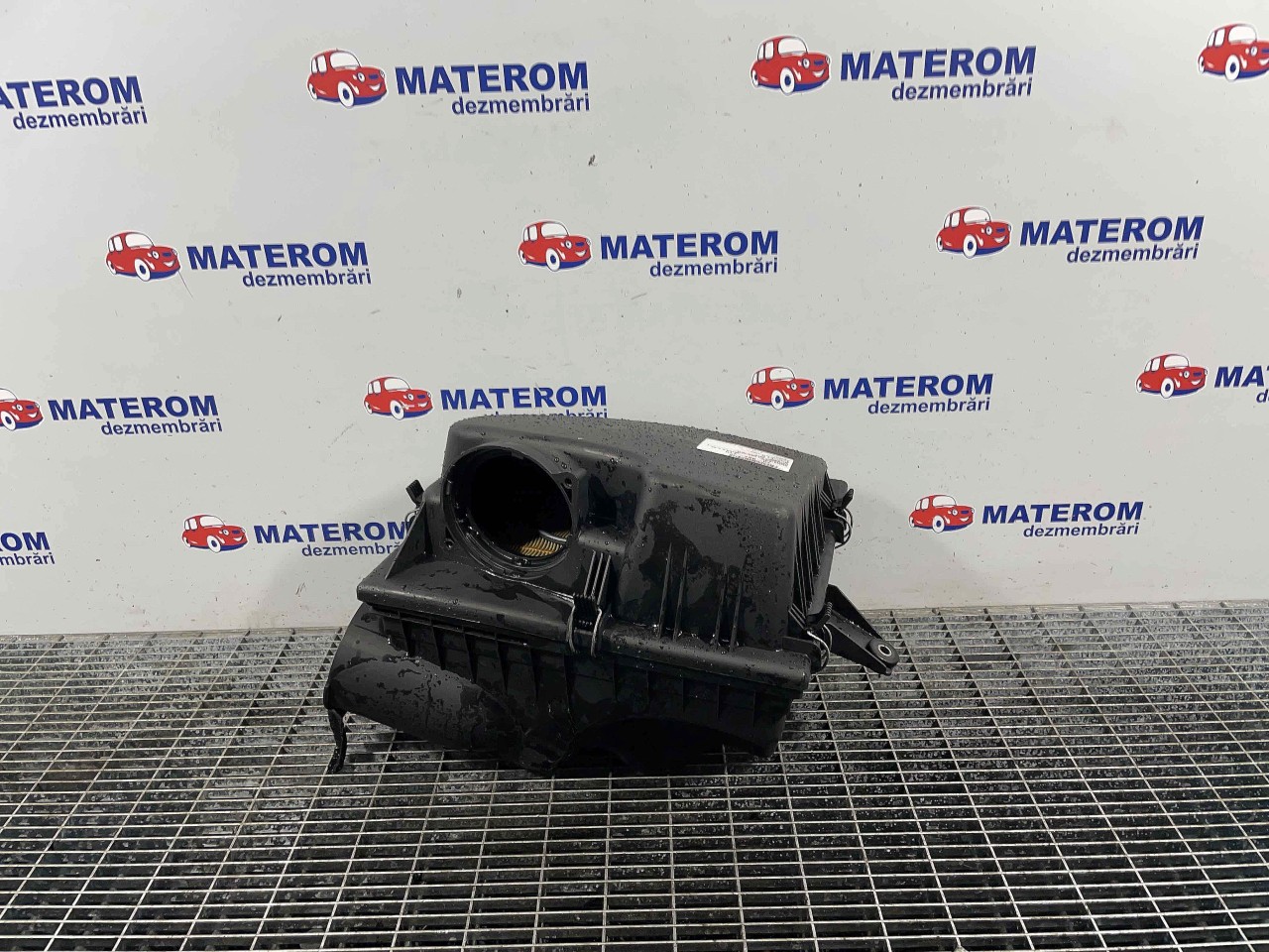 CARCASA FILTRU AER BMW SERIA 5 E 60 SERIA 5 E 60 2.0 D - (2007 2010)